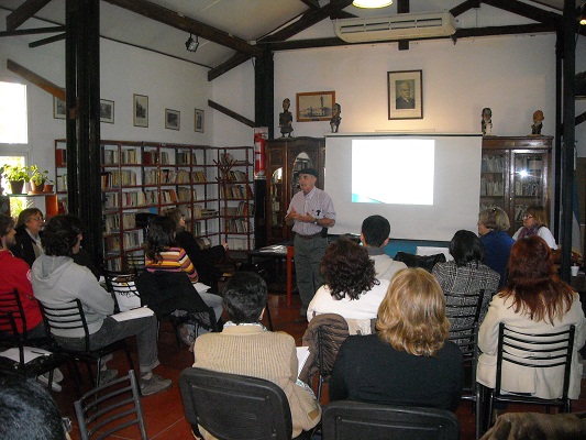 Fue Ricardo Basterra el encargado de brindar el Taller para formación de dirigentes en San Juan (foto EE)